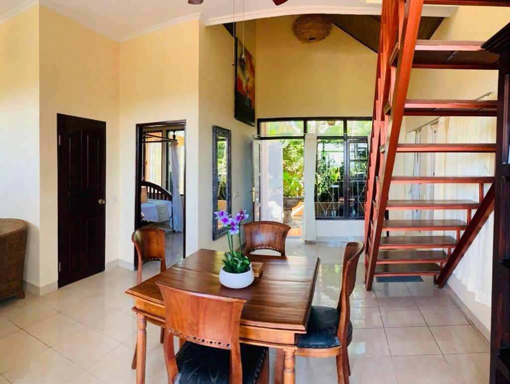 Giri'S Villa Jimbaran Ungasan  Ngoại thất bức ảnh