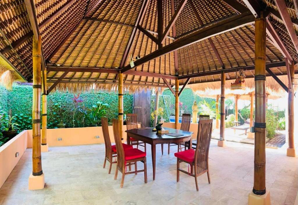 Giri'S Villa Jimbaran Ungasan  Ngoại thất bức ảnh